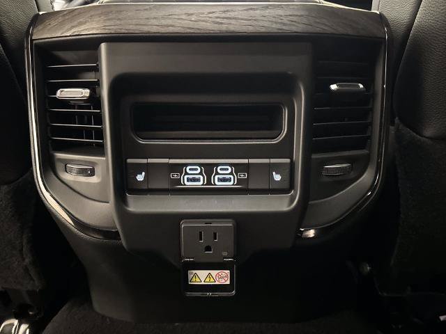 Used 2026 RAM 2500 Limited AWD/4WD image 32