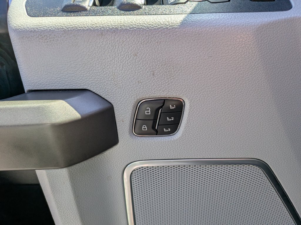 Certified 2022 Ford F250 Limited AWD/4WD image 21