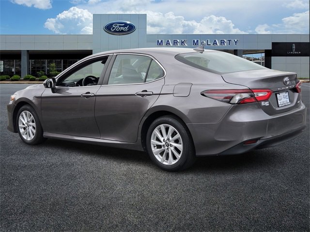 Used 2023 Toyota Camry LE image 3