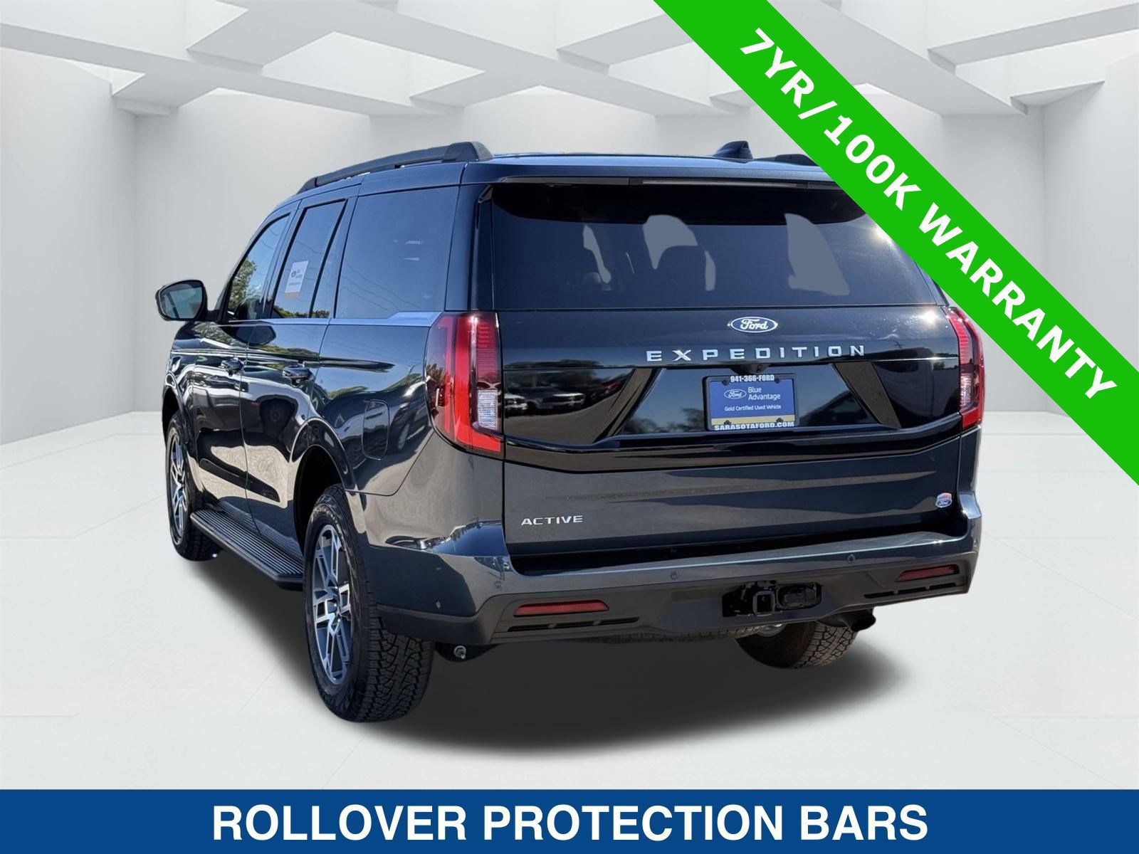 Certified 2025 Ford Expedition Active image 2