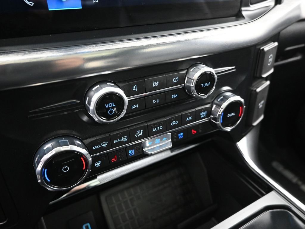 Certified 2022 Ford F150 Lariat w/ Equipment Group 502A High image 17