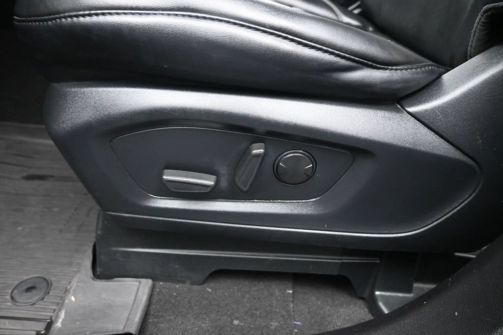 Certified 2023 Ford Explorer XLT w/ Equipment Group 202A RWD image 10