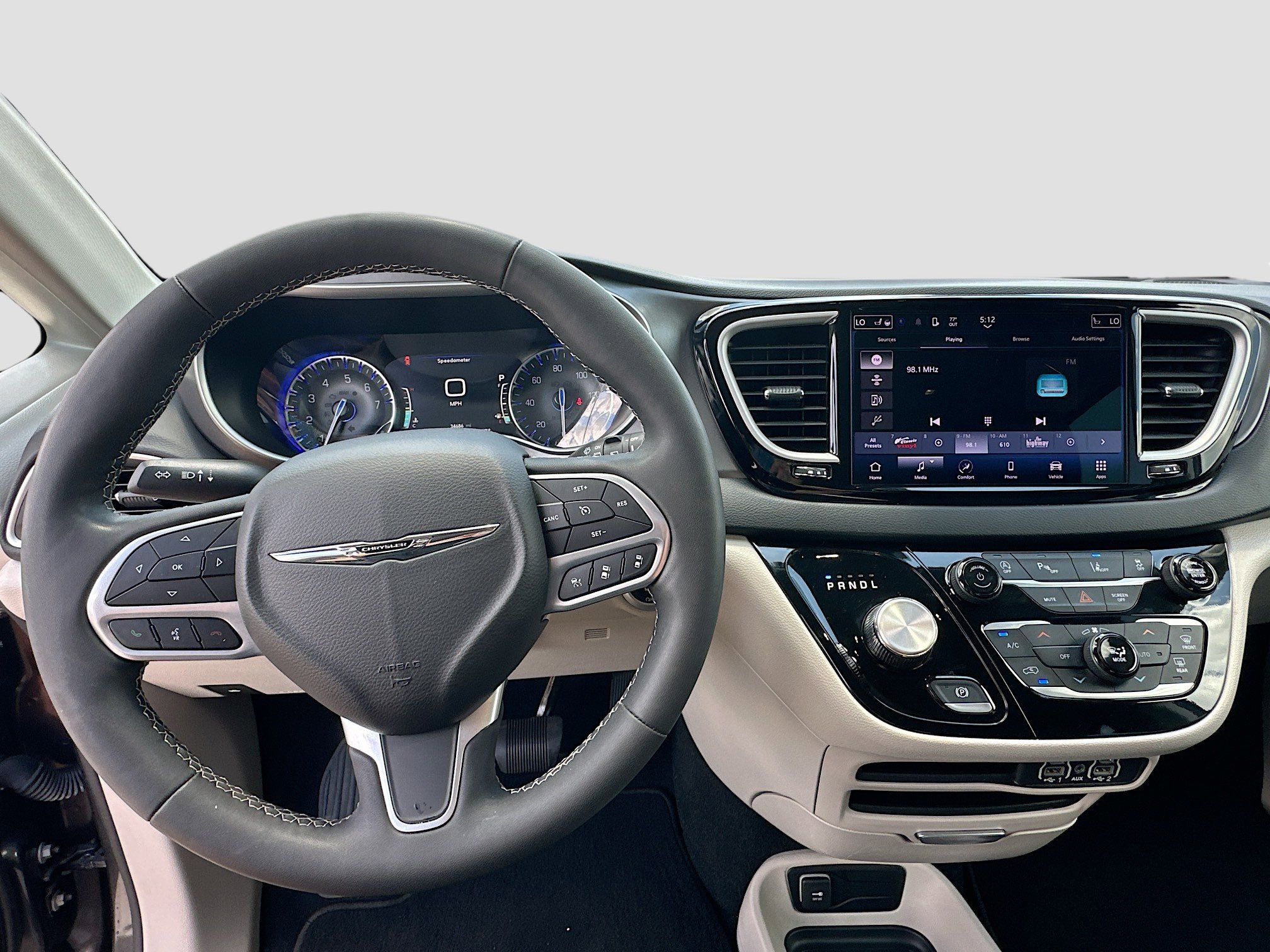 Used 2023 Chrysler Pacifica Touring-L FWD image 11