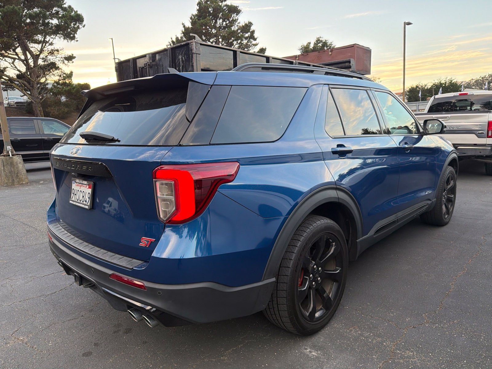 Certified 2023 Ford Explorer ST AWD/4WD image 9