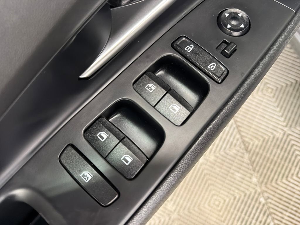 Used 2025 Hyundai Elantra SEL image 18