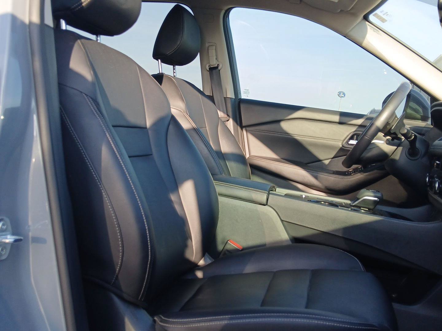 Used 2024 Nissan Rogue SL FWD image 24
