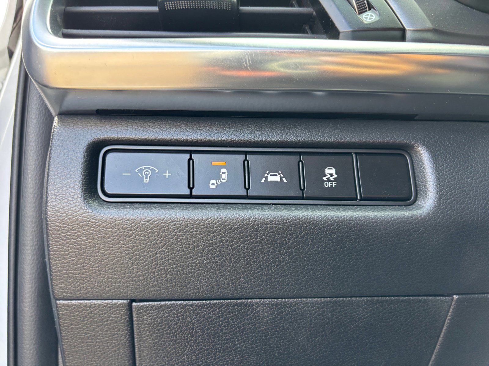 Used 2022 Kia Telluride LX image 14