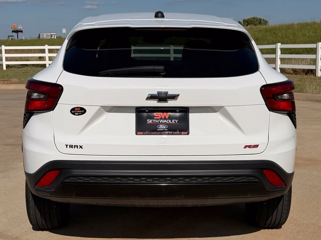 Used 2024 Chevrolet Trax RS FWD image 5