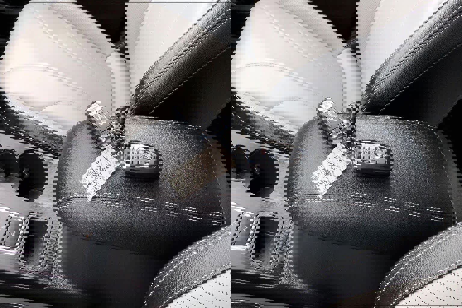 Certified 2025 Ford Escape SE w/ PHEV Premium Package image 14