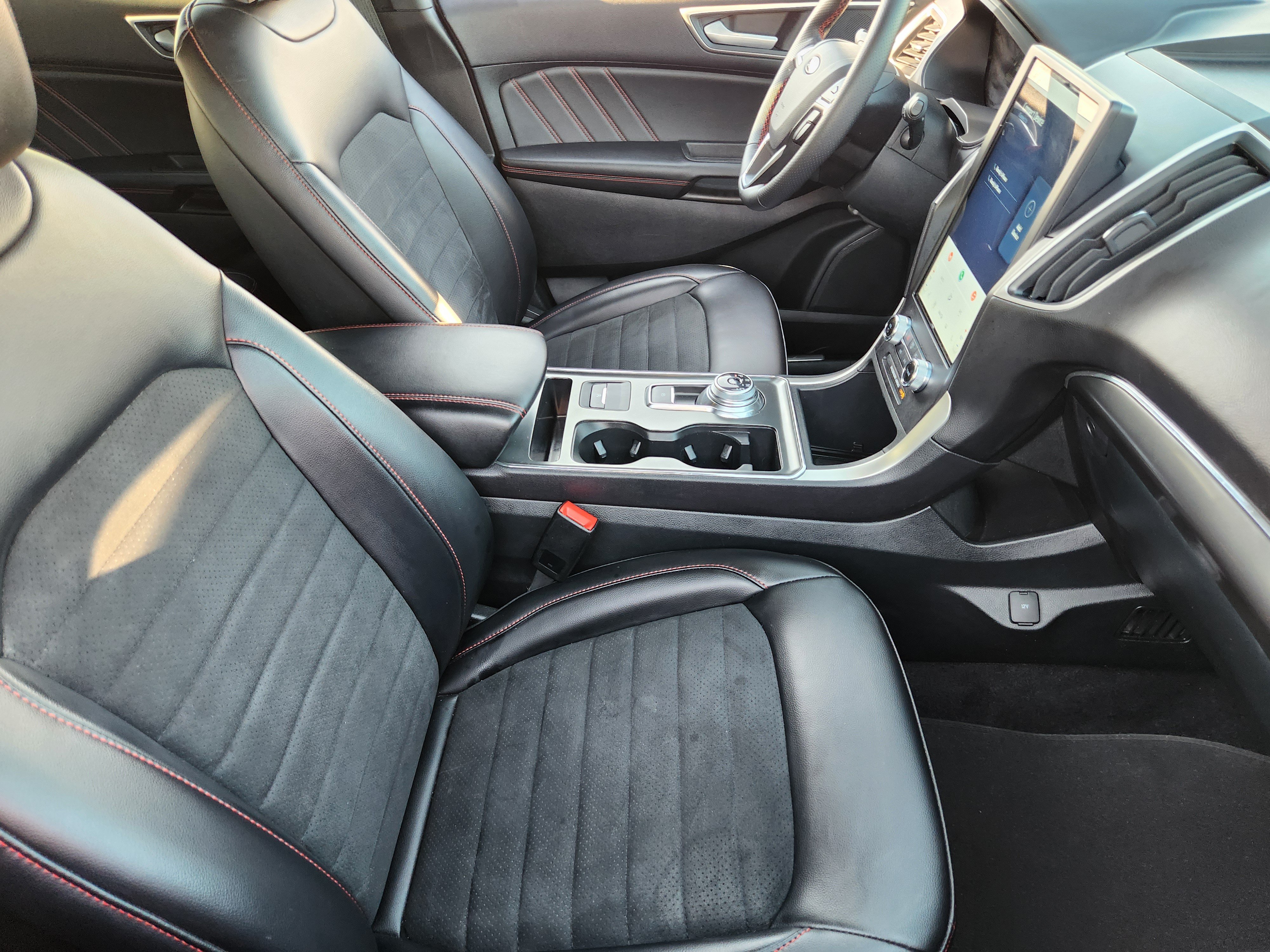 Certified 2024 Ford Edge ST-Line AWD/4WD image 15