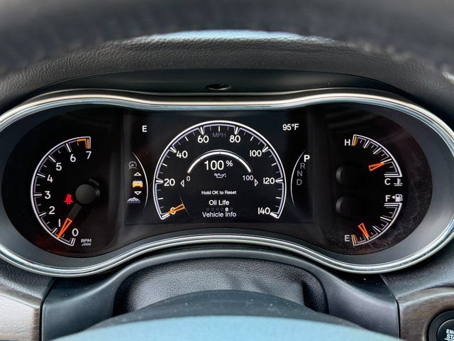 Used 2017 Jeep Grand Cherokee Limited AWD/4WD image 6