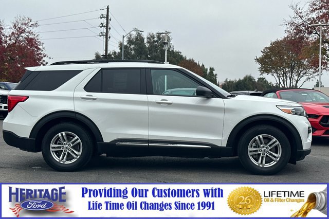 Certified 2022 Ford Explorer XLT image 3