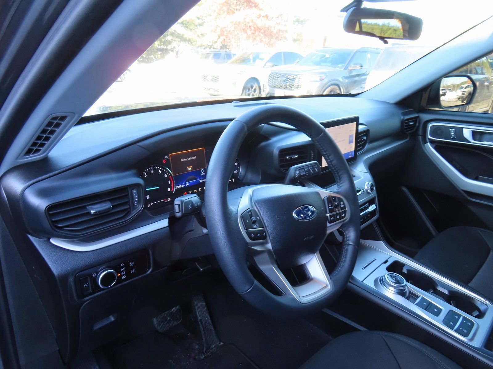 Certified 2024 Ford Explorer XLT image 13