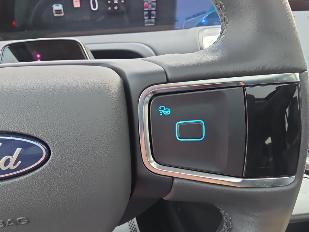 Certified 2025 Ford Expedition Active AWD/4WD image 26