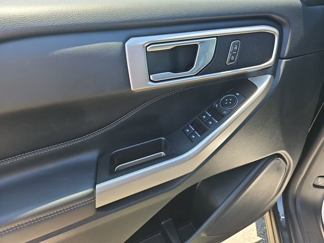 Certified 2023 Ford Explorer XLT w/ Equipment Group 202A AWD/4WD image 17