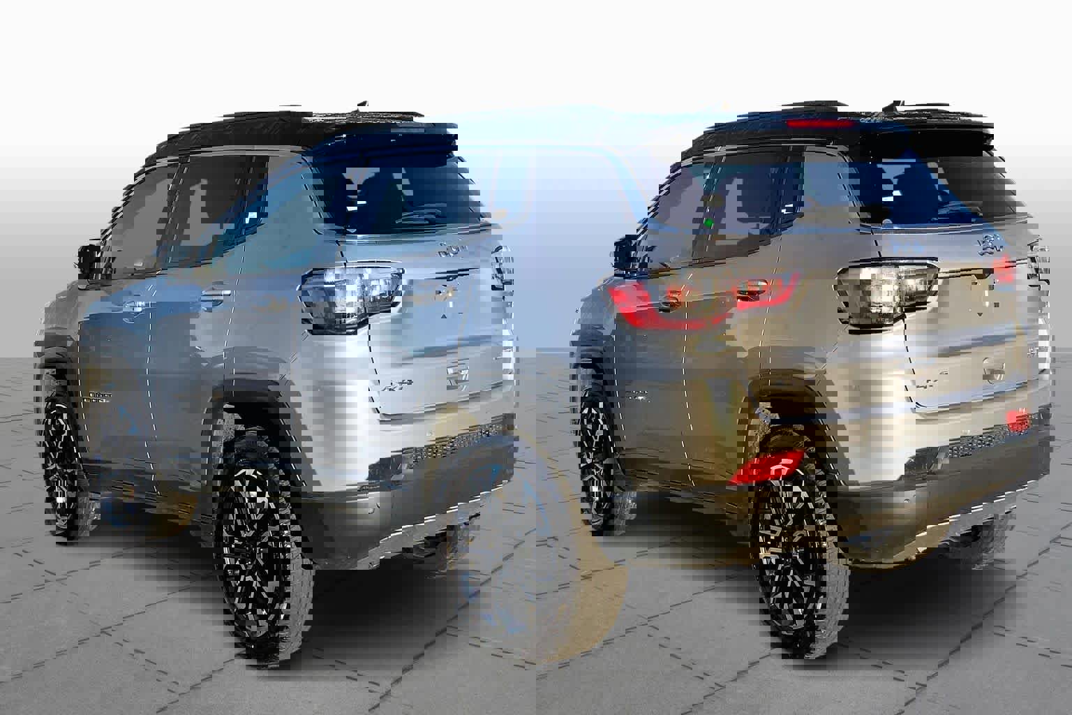 Used 2024 Jeep Compass Limited image 11