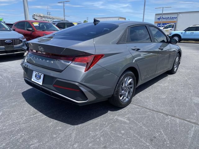 Used 2024 Hyundai Elantra SEL FWD image 7