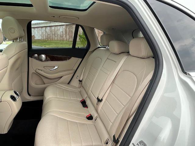 Used 2017 Mercedes-Benz GLC 300 4MATIC image 27