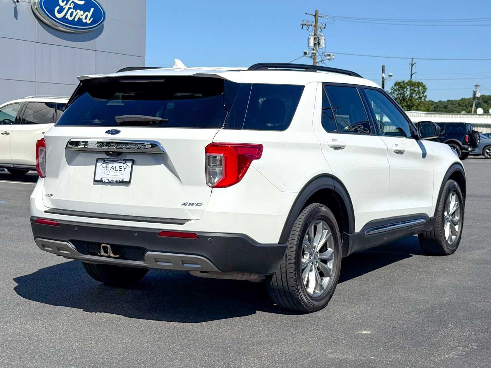 Certified 2023 Ford Explorer XLT w/ Equipment Group 202A AWD/4WD image 7