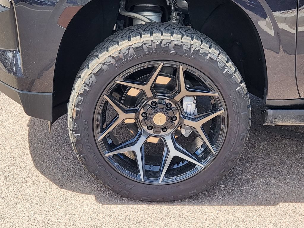 Used 2024 Chevrolet Tahoe High Country AWD/4WD image 11