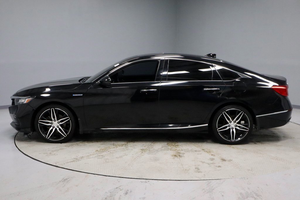 Used 2022 Honda Accord Touring image 2