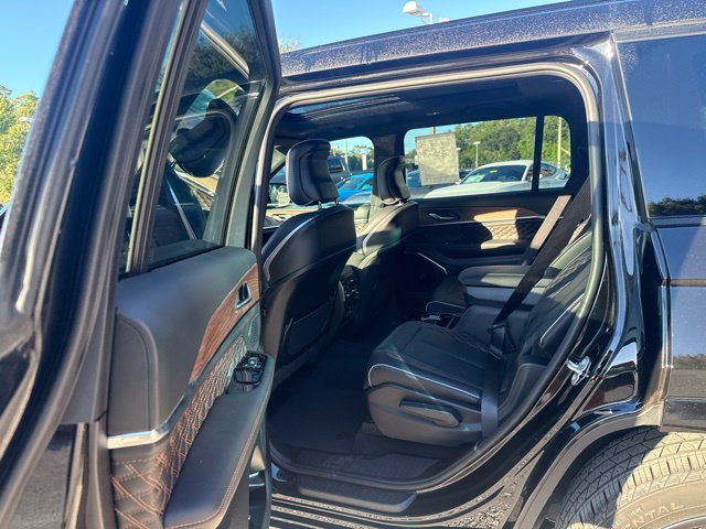 Used 2025 Jeep Grand Cherokee L Summit w/ Advanced Protech Group IV AWD/4WD image 15