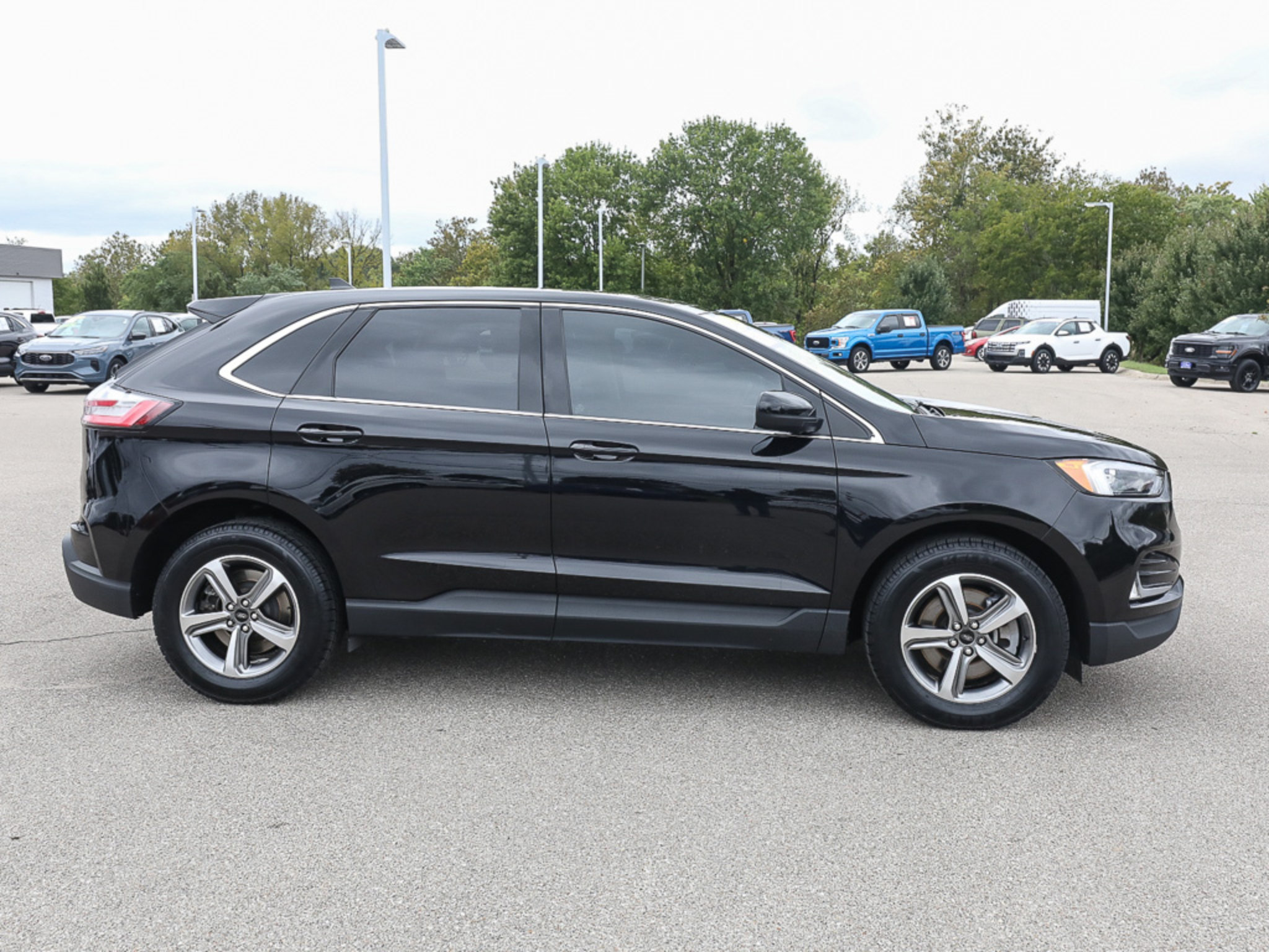 Certified 2024 Ford Edge SEL w/ Convenience Package AWD/4WD image 9