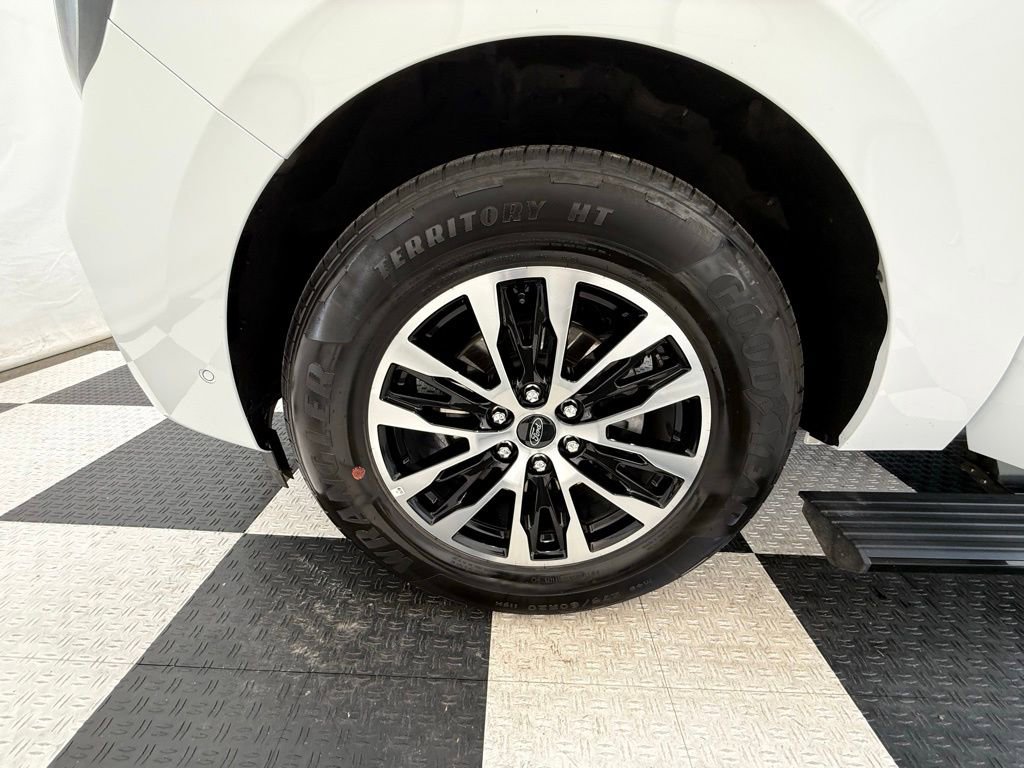 Certified 2025 Ford Expedition Max Platinum AWD/4WD image 16