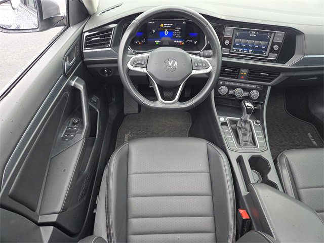 Used 2022 Volkswagen Jetta SE image 32