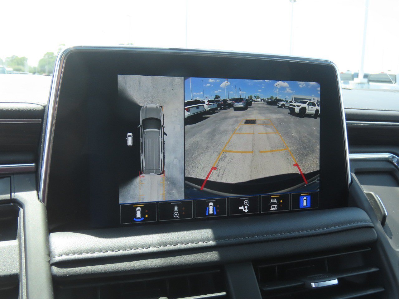 Used 2023 Chevrolet Tahoe LT w/ LT Signature Plus Package RWD image 31