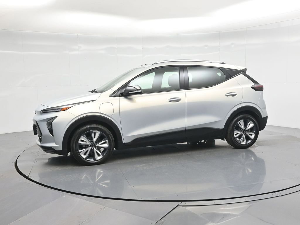 Used 2022 Chevrolet Bolt EUV LT w/ Convenience Package image 23