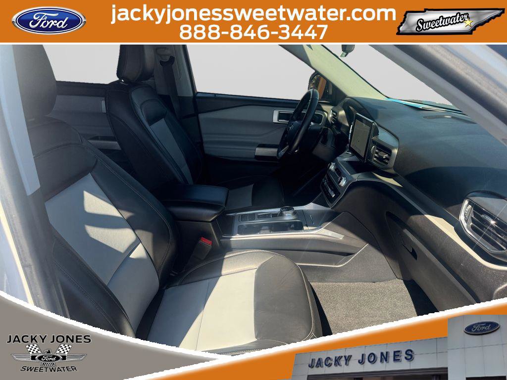 Certified 2022 Ford Explorer XLT w/ Equipment Group 202A image 15