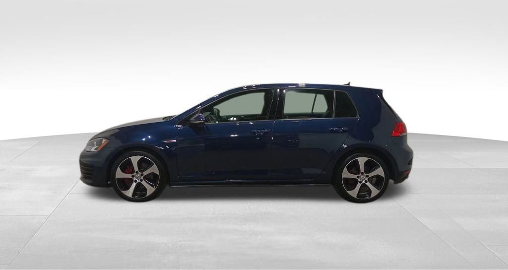 Used 2017 Volkswagen Golf S image 2