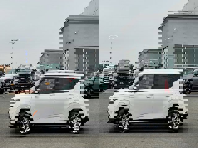 Used 2024 Kia Soul LX w/ Option Group 015 image 7