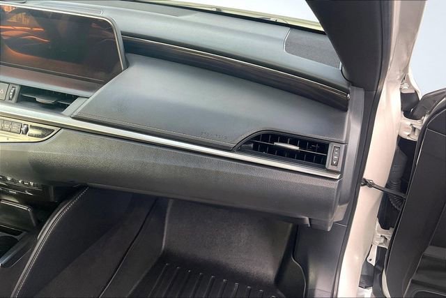 Used 2019 Lexus ES 300h w/ Accessory Package 2 image 17