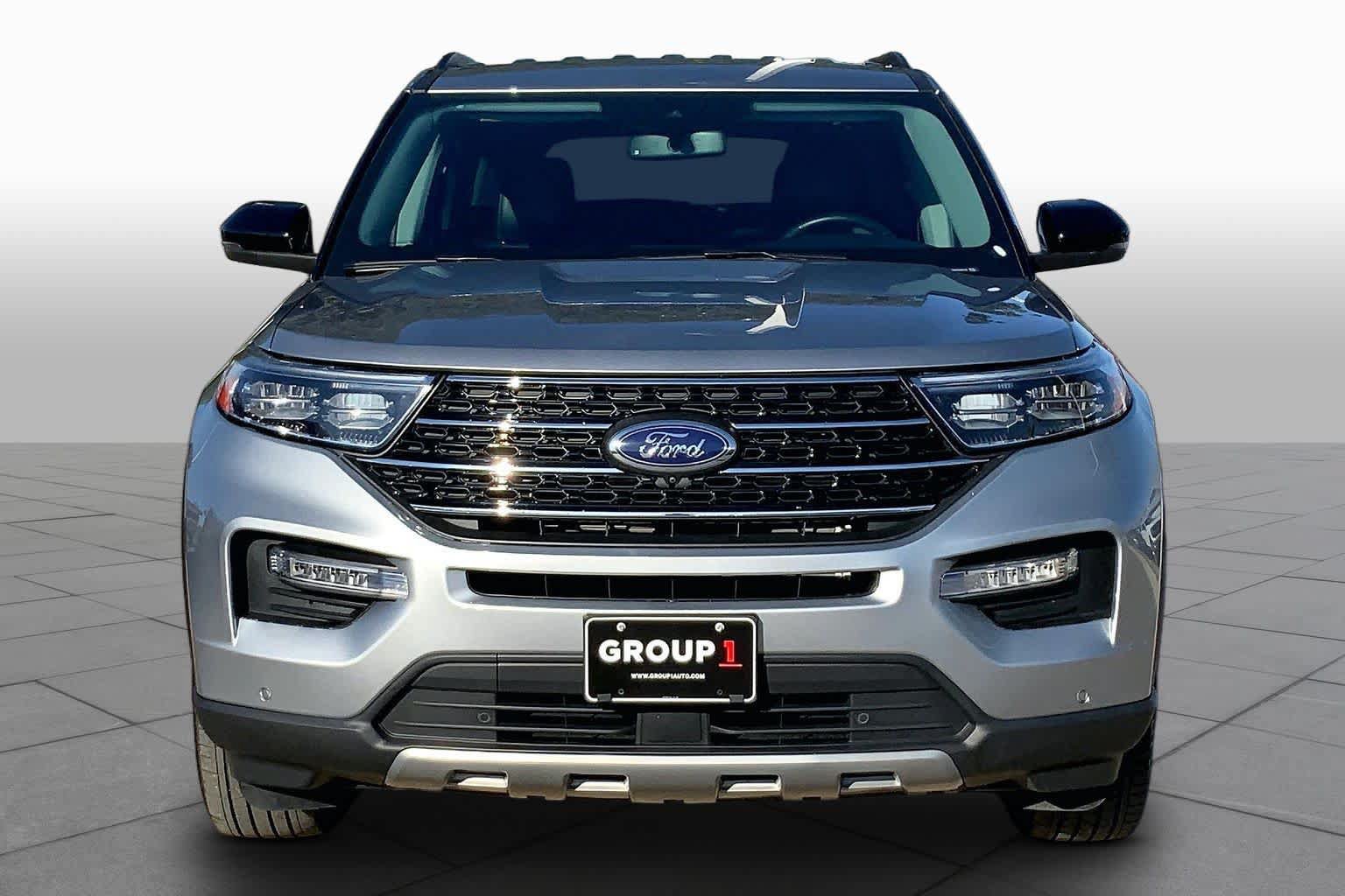 Certified 2023 Ford Explorer XLT w/ Equipment Group 202A AWD/4WD image 4