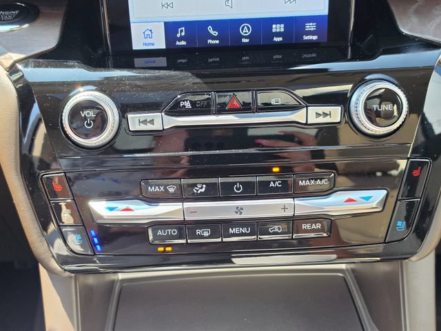 Certified 2023 Ford Explorer Platinum w/ Technology Package AWD/4WD image 25