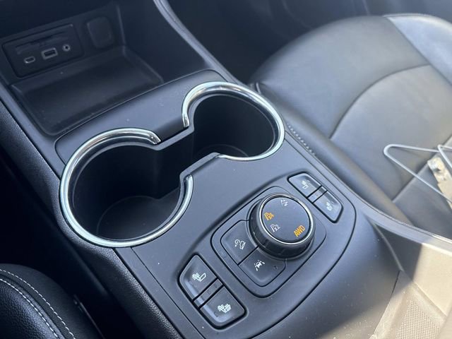 Used 2024 GMC Terrain SLT image 27