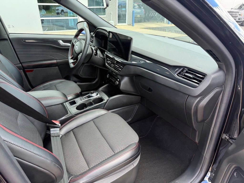 Certified 2023 Ford Escape ST-Line w/ Tech Pack #1 FWD image 13