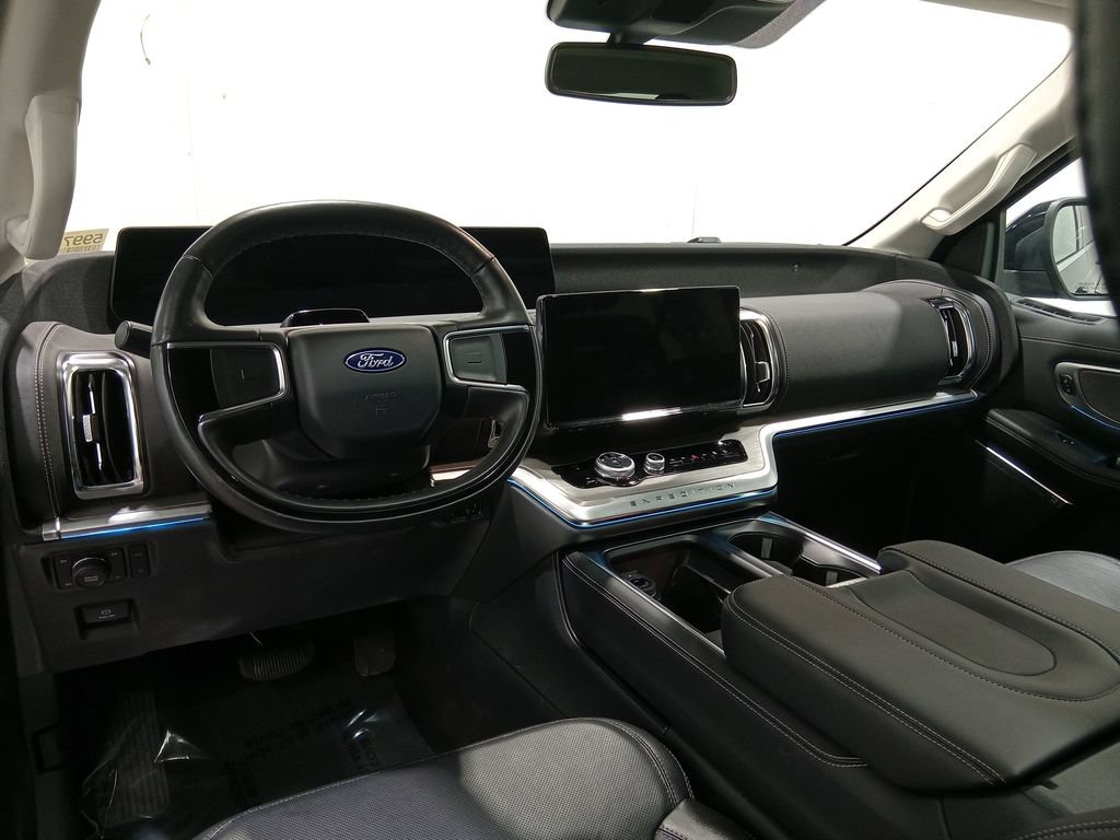 Certified 2025 Ford Expedition Max Platinum w/ Driver's Package AWD/4WD image 15