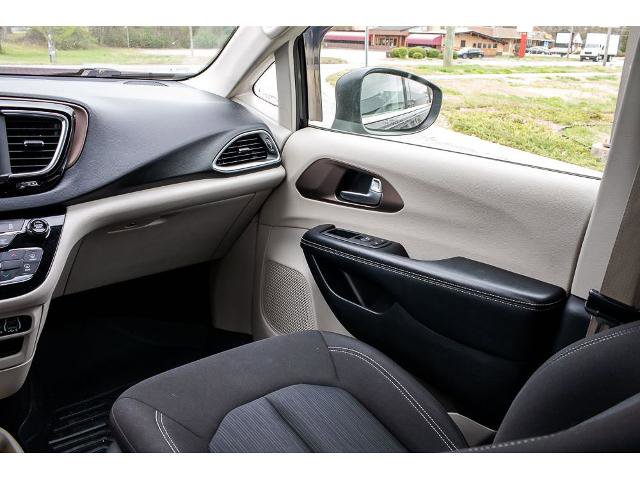 Used 2023 Chrysler Voyager LX FWD image 14