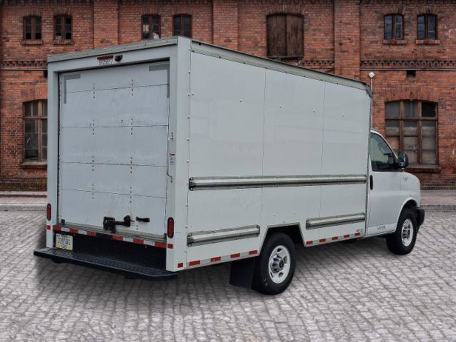 Used 2021 GMC Savana 3500 w/ Power Convenience Package image 2
