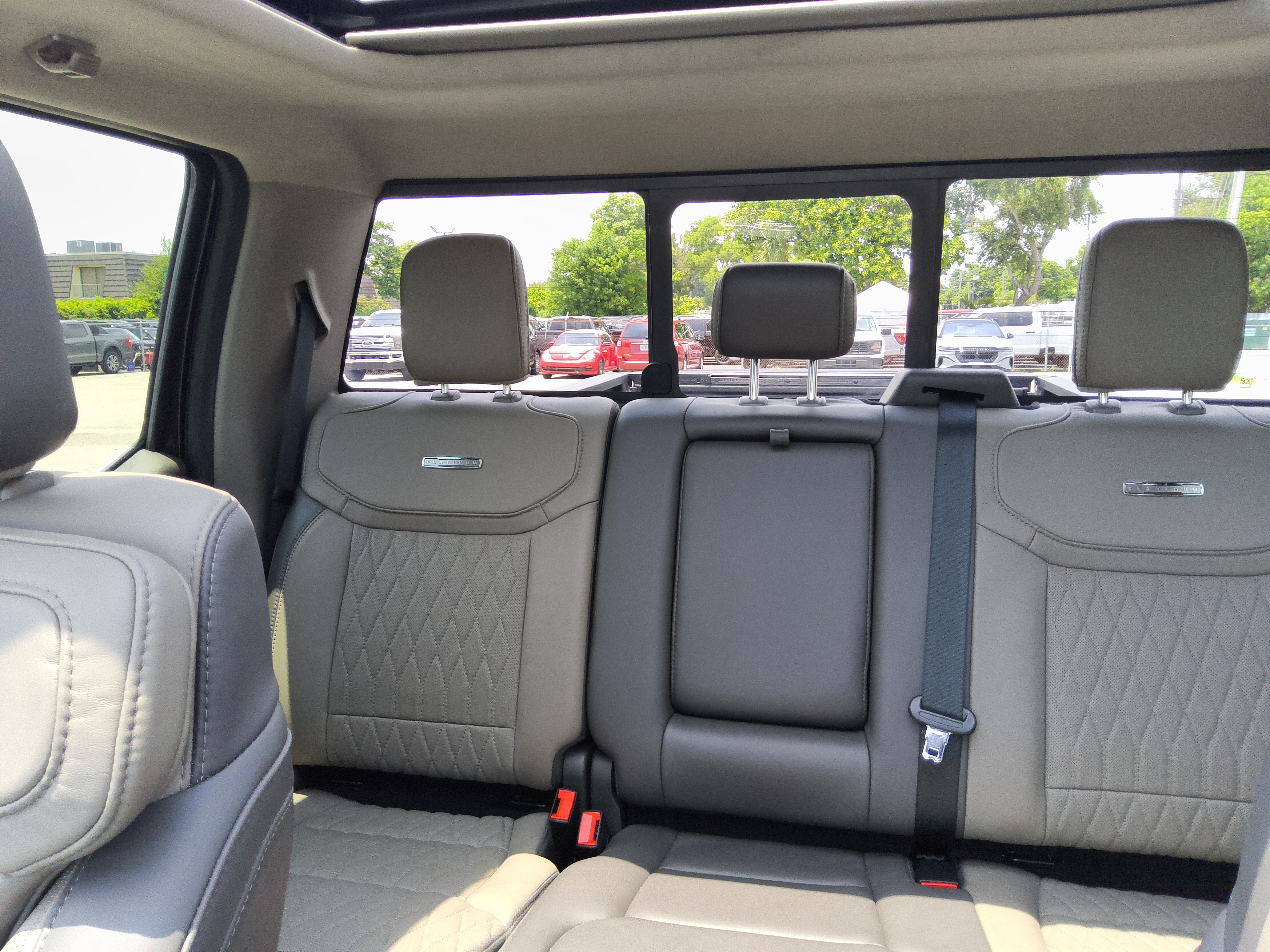 Certified 2025 Ford F450 Platinum w/ Platinum Plus Package AWD/4WD image 19