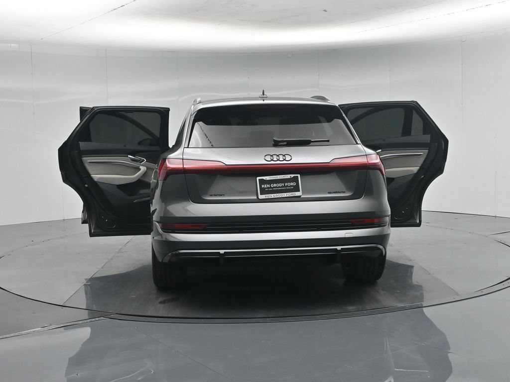 Used 2022 Audi e-tron Chronos w/ Chronos Package AWD/4WD image 38