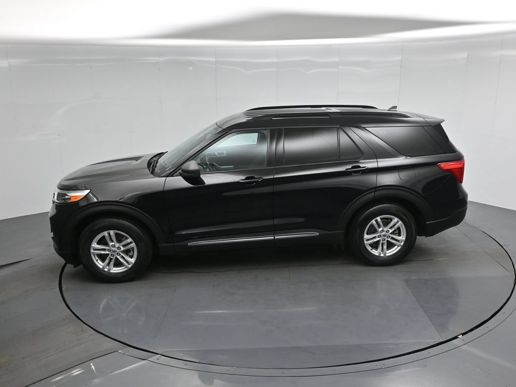 Certified 2023 Ford Explorer XLT RWD image 41