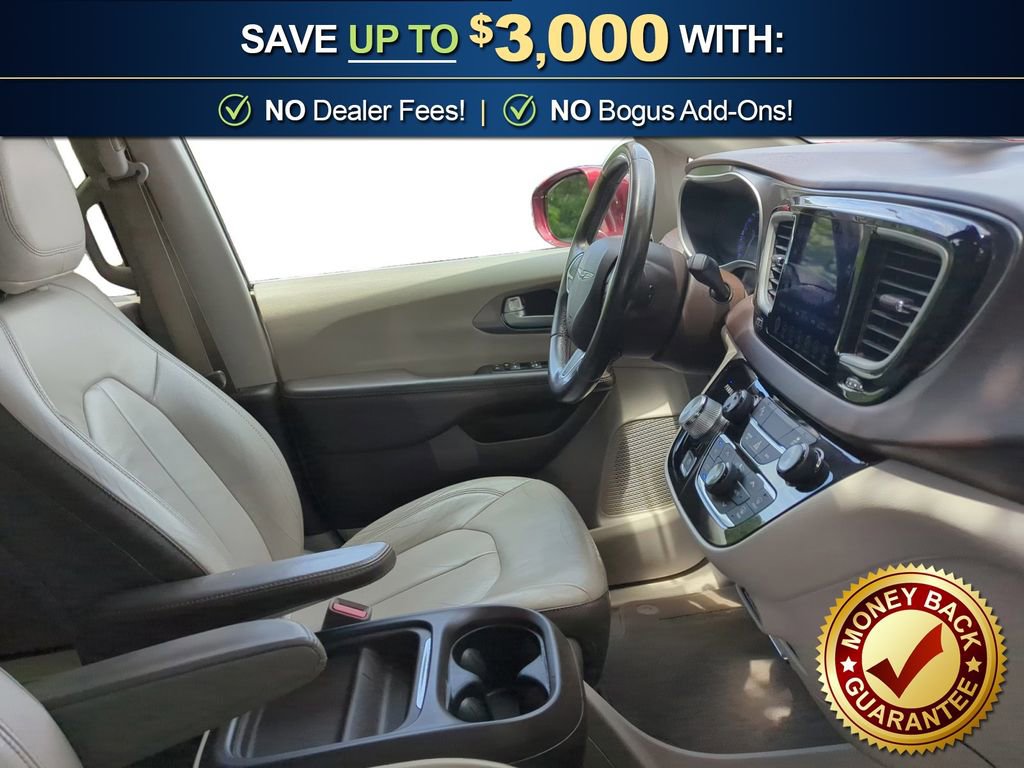 Used 2017 Chrysler Pacifica Touring-L FWD image 22