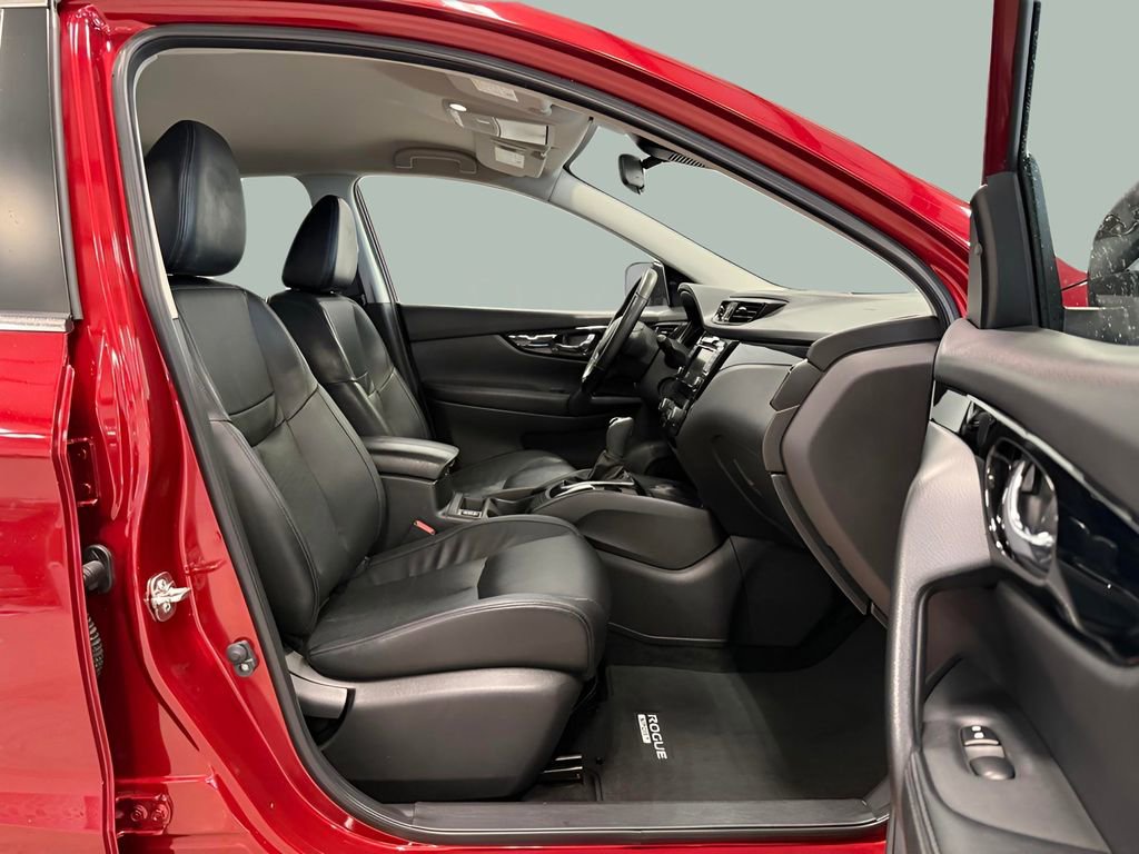 Used 2022 Nissan Rogue Sport SL image 16