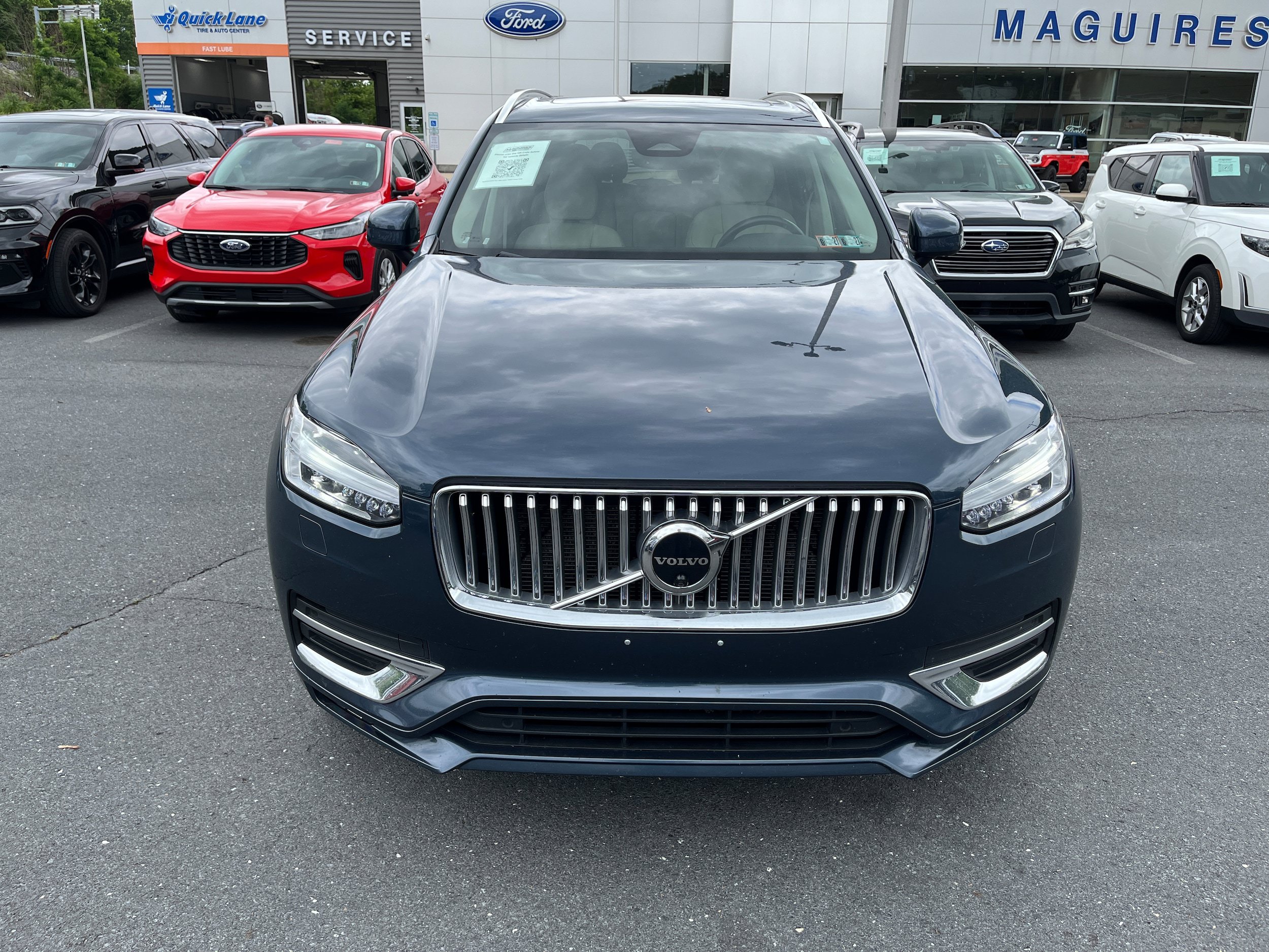 Used 2023 Volvo XC90 B6 Plus AWD/4WD image 2