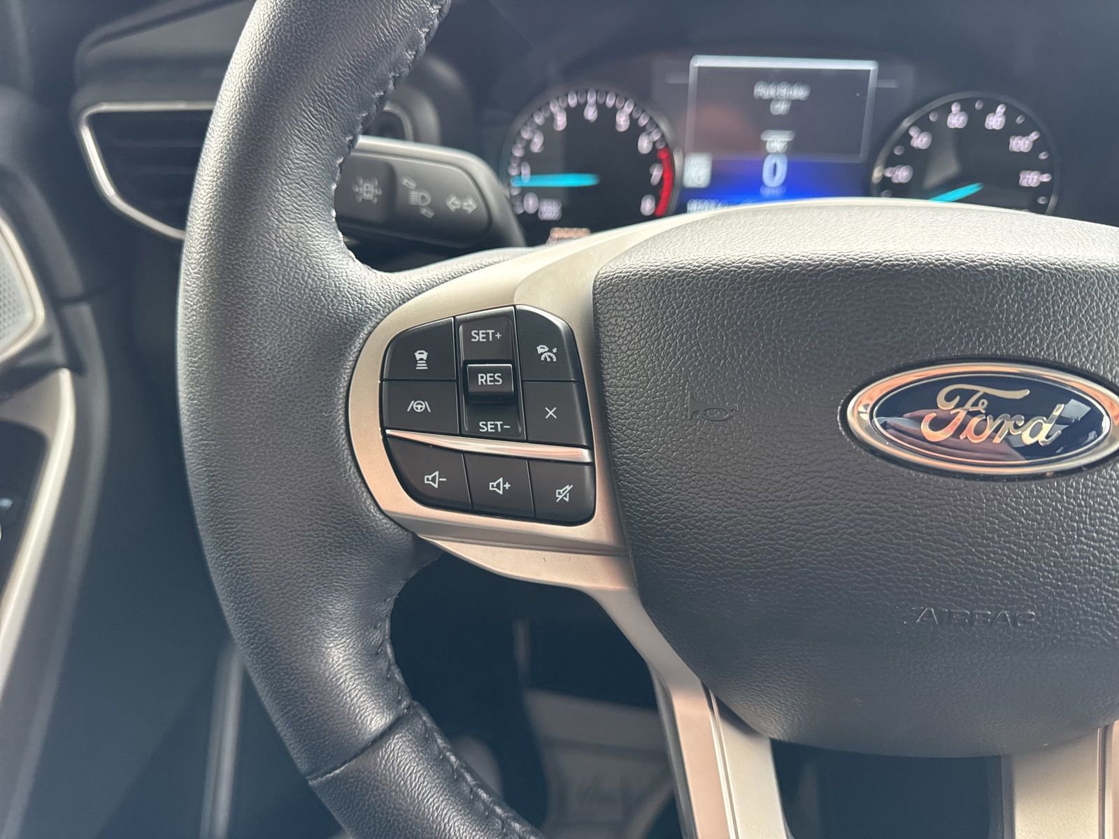 Certified 2024 Ford Explorer Limited w/ Limited Technology Package image 32