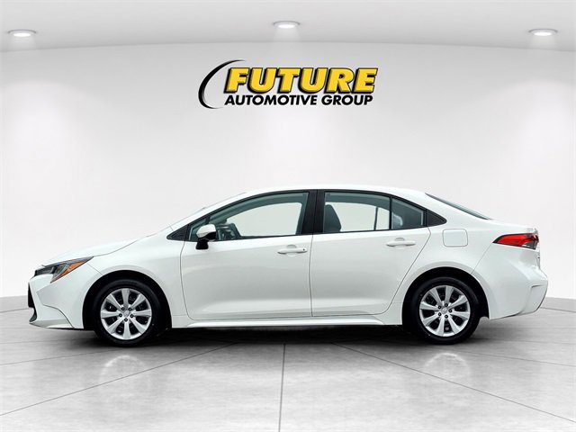 Used 2021 Toyota Corolla LE image 2